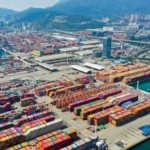 Trung Quốc thặng dư thương mại kỷ lục hơn 1.100 tỷ USD năm 2025