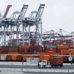 Mỹ bắt đầu thu thuế nhập khẩu bổ sung 10%