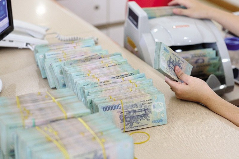 Áp lực thanh khoản đẩy lãi suất liên ngân hàng lên mức cao nhất nhiều tuần