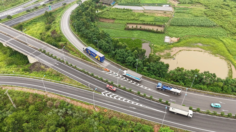 Đằng sau dòng chảy hoạt động là 