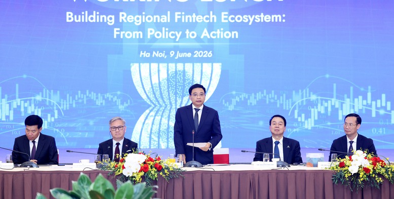 Phó Thủ tướng Nguyễn Văn Thắng nêu rõ: Chúng ta sẽ khó có thể xây dựng được một hệ sinh thái công nghệ tài chính lớn mạnh nếu bị chia cắt bởi những 