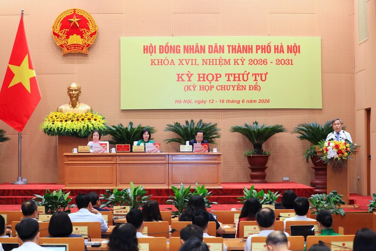 Hanoi pledges turning capital law mechanisms into projects benefiting residents nationwide