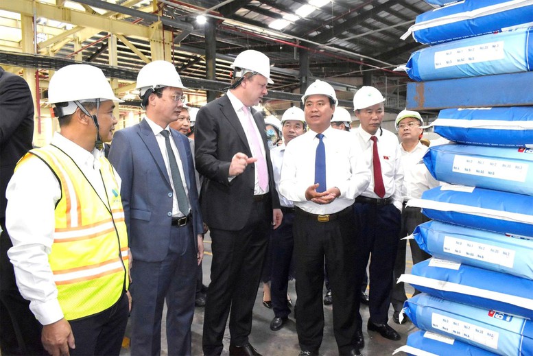 Nhà máy có công suất 168.000 tấn/năm, là nhà máy đầu tiên của De Heus tại Việt Nam chuyên sản xuất thức ăn dành cho cá biển và cá nước lạnh - Ảnh: VGP/LT