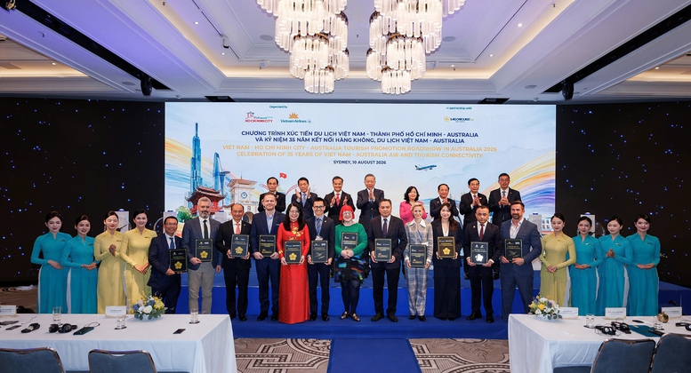 Vietnam Airlines cũng tiếp tục cùng các cơ quan xúc tiến du lịch và doanh nghiệp Việt Nam ký kết hợp tác với Flight Centre Travel Group tại