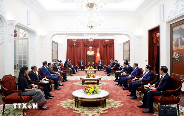 越共中央总书记、国家主席苏林于8月4日下午在河内接见东盟各国驻越南使节团