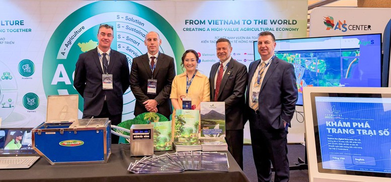 Gian trưng bày của AgriS giới thiệu hệ sinh thái giải pháp nông nghiệp công nghệ cao – từ nền tảng quản trị dữ liệu, nông nghiệp chính xác đến mô hình chuỗi giá trị thương mại tuần hoàn (Circular Commercial Value Chain)